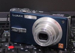 Lumix FX7